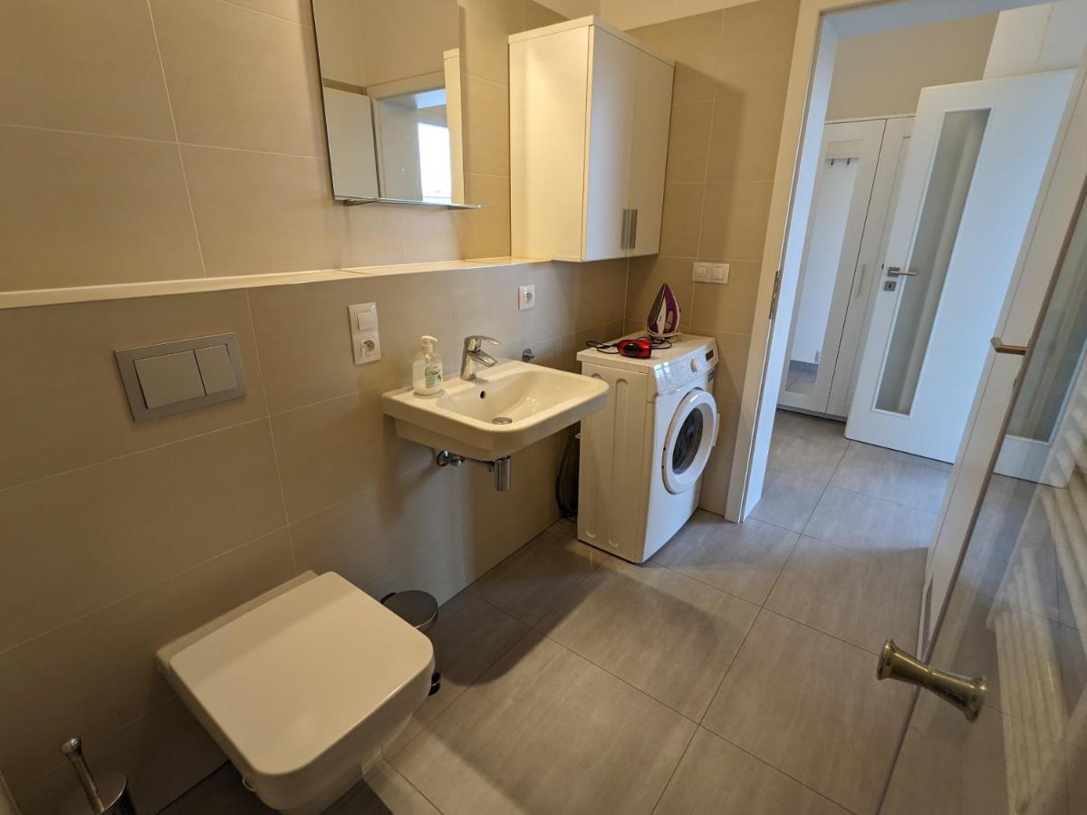 Cozy Apartment With Big Terrace In Central Prague - Karlin Esterno foto